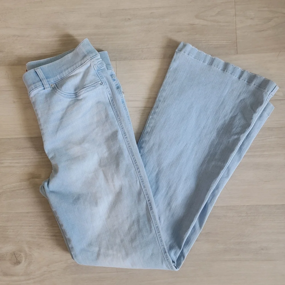 SPANX Blue Flare Wide Leg Jeans Classic Denim - Picture 2 of 13